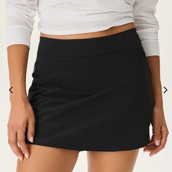 Outdoor Voices The Exercise 3" Skort in Black - Picture 4 of 9